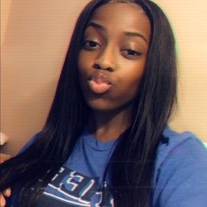 Meet your Posher, Kayla